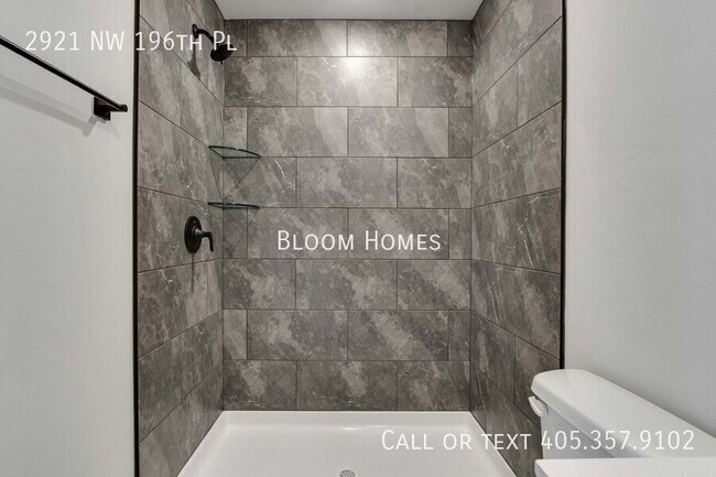 Building Photo - 2921 NW 196th Pl