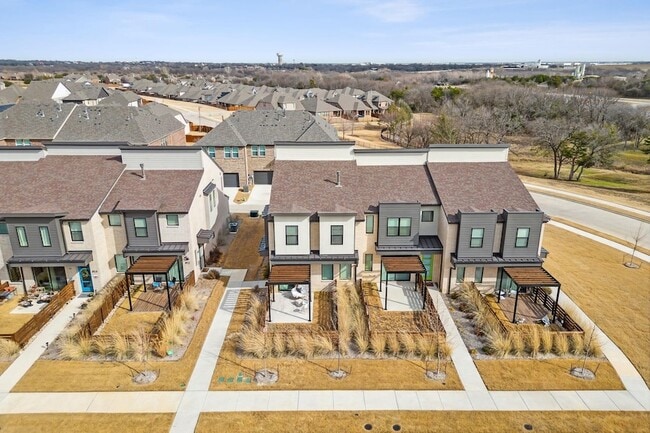 Building Photo - 837 Emerling Dr