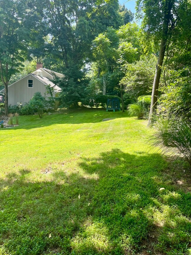 Building Photo - 15 Old Witch Ct
