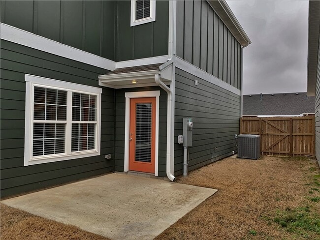 Building Photo - 3901 SW Peachwood Dr
