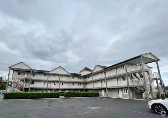 Building Photo - Benjamin Court Apartments