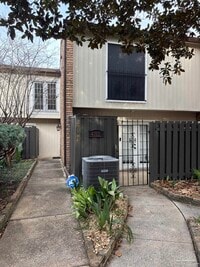 Building Photo - 4712 Huron Dr