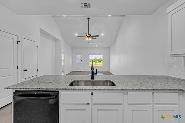 Building Photo - 905 Smoke Tree Ln