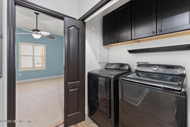 Building Photo - 115 Riverview Bend S