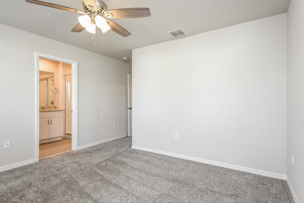 Building Photo - 809 Legacy Dr