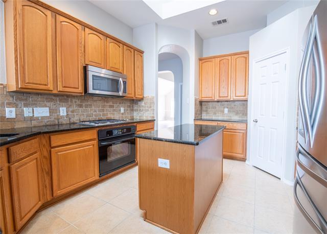 Building Photo - 9400 Stonewood Dr