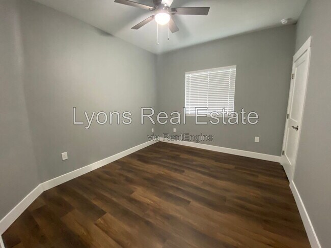 Building Photo - 10398 Port Everglades St