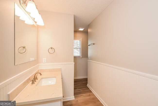Building Photo - 2530 Zachary Woods Dr NW