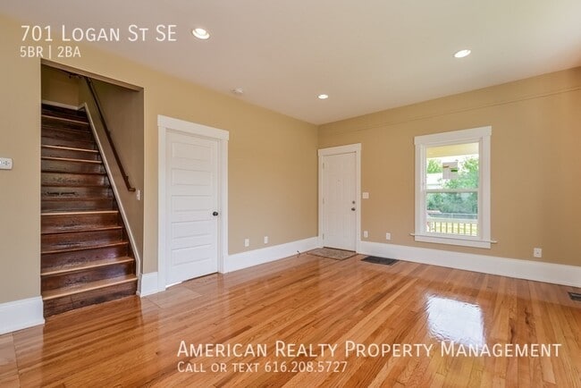 Building Photo - 701 Logan St SE