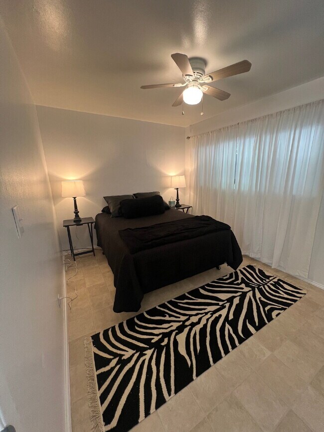 Building Photo - 1132 Dover Ln