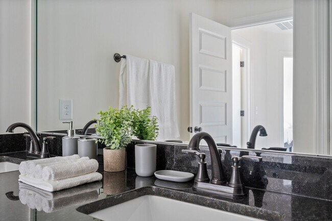 Building Photo - 3319 Old Hickory Blvd