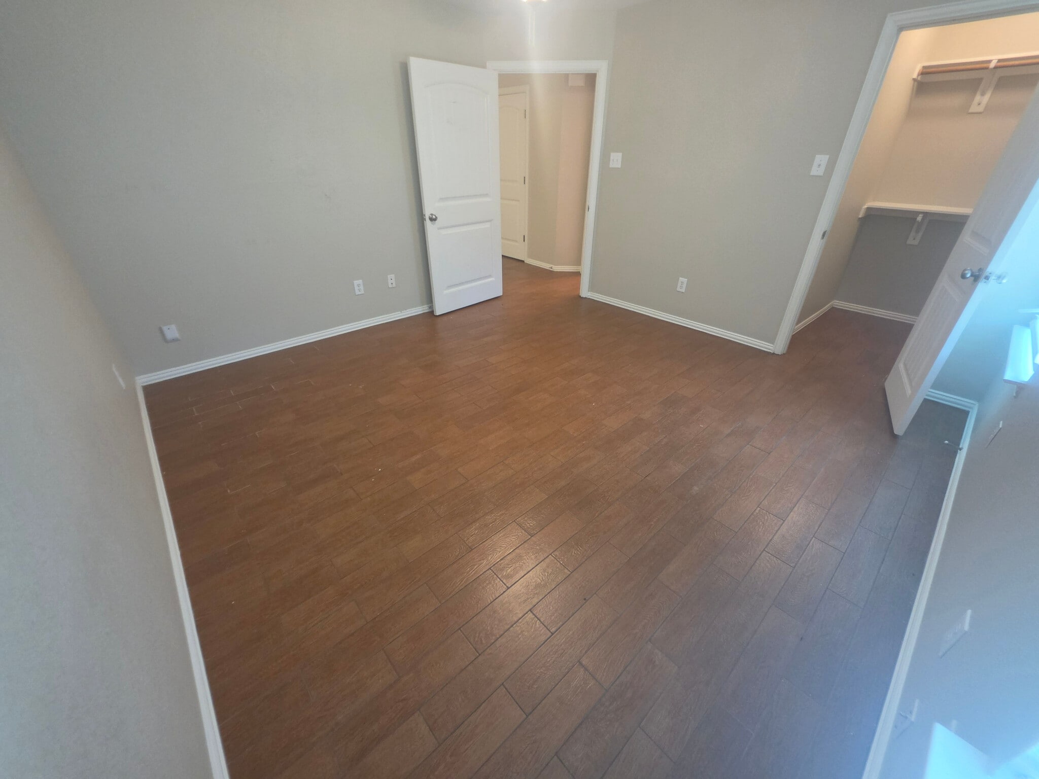 Building Photo - Room in Duplex on Arbor Ave