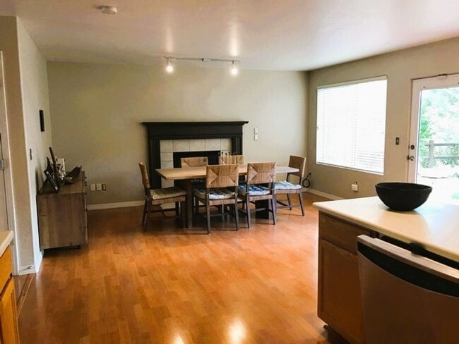 Building Photo - 5820 Sagebrook Dr