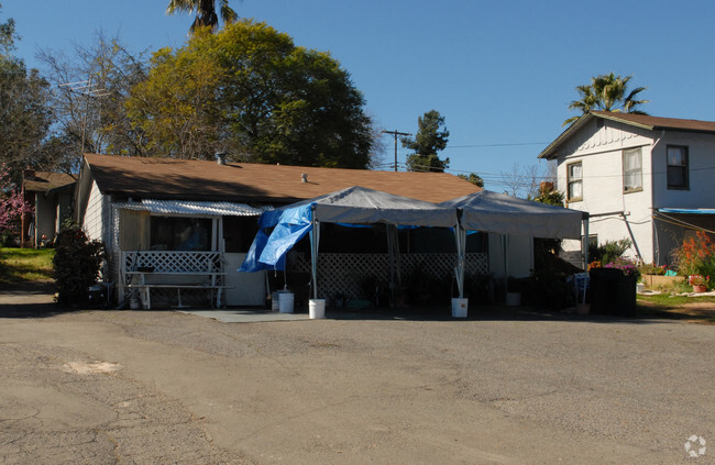 Building Photo - 1115 S Santa Fe Ave
