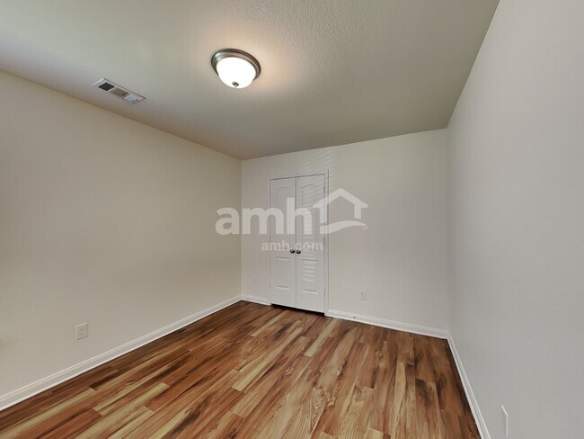 Building Photo - 4616 Beaver Creek Ave