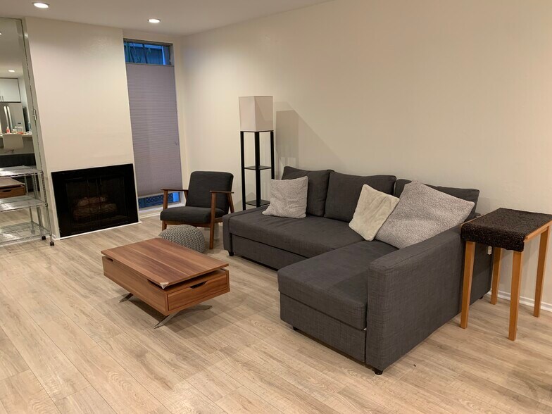 Building Photo - 1230 N Sweetzer Ave