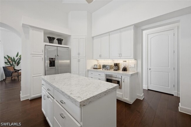 Building Photo - 2540 Half Moon Walk