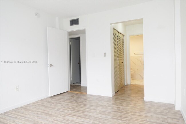 Building Photo - 495 NW 72nd Ave