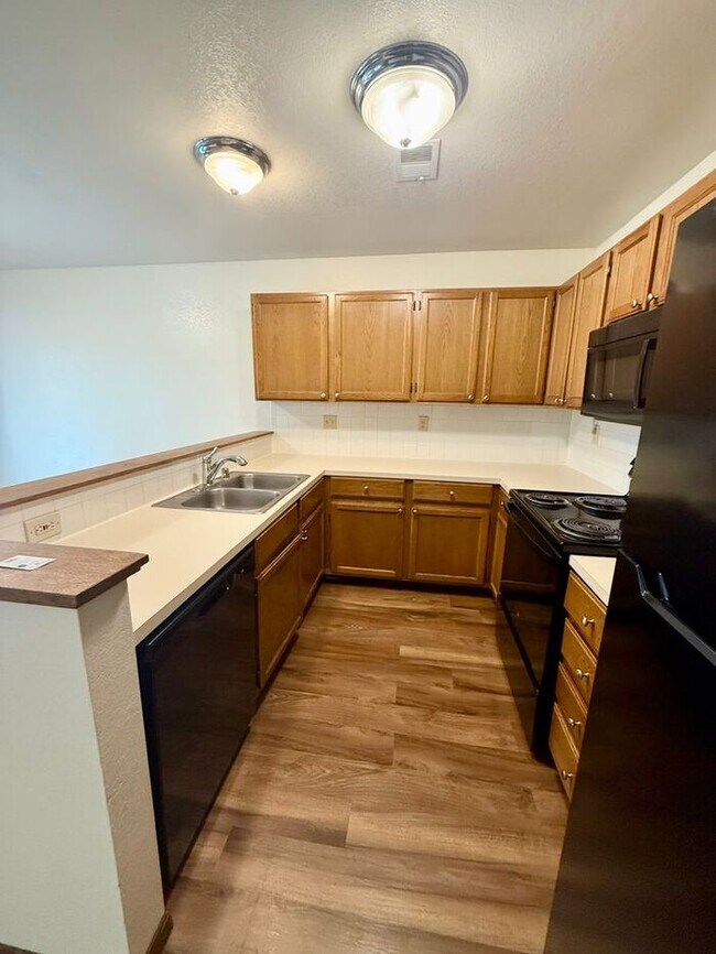Building Photo - 3 Bed/2.5Bath Townhome in Greeley