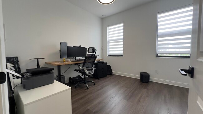 Building Photo - 16408 Sea Turtle Pl