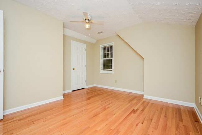 Building Photo - 114 Rubicon Rd