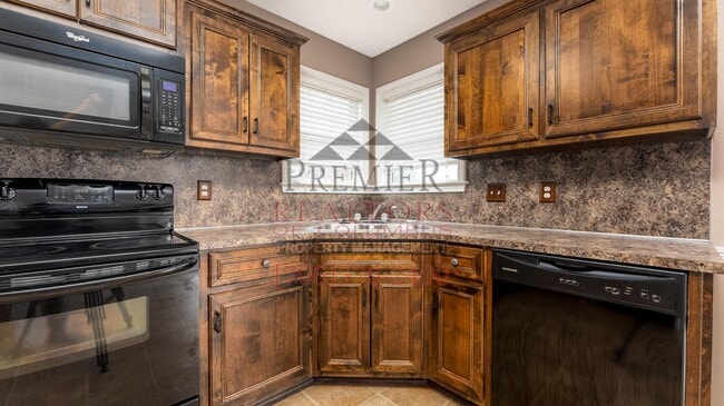 Building Photo - 8031 Garrett Pines Dr