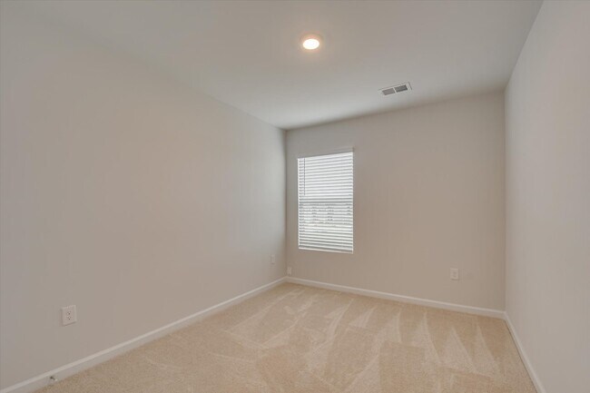 Building Photo - 4315 Newland St