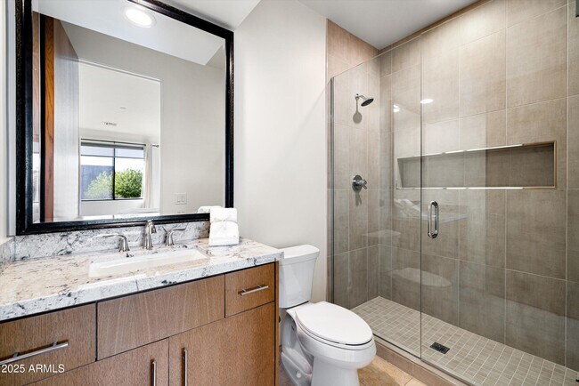 Building Photo - 9894 E Miramonte Dr