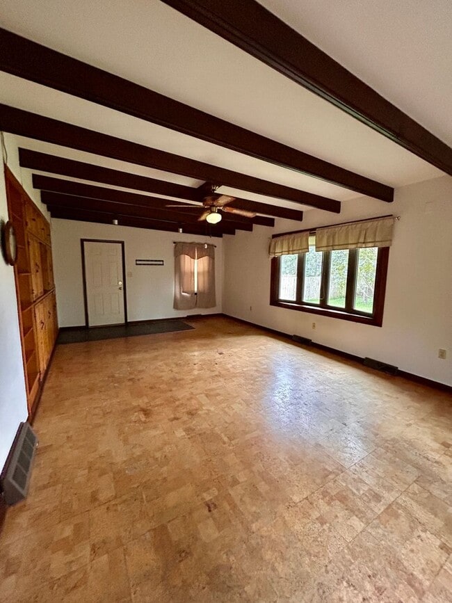 Building Photo - 3 Bed 2 Bath Ranch Home In Lancaster