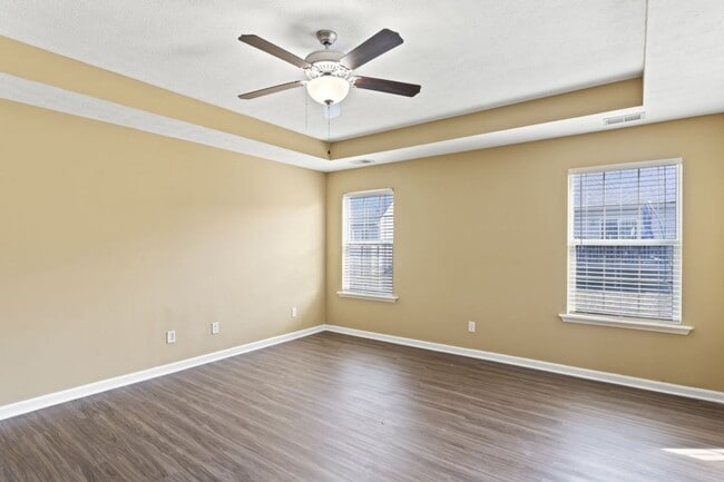 Building Photo - 3 bedroom 2 bath house for rent in abeautiful neighborhood.