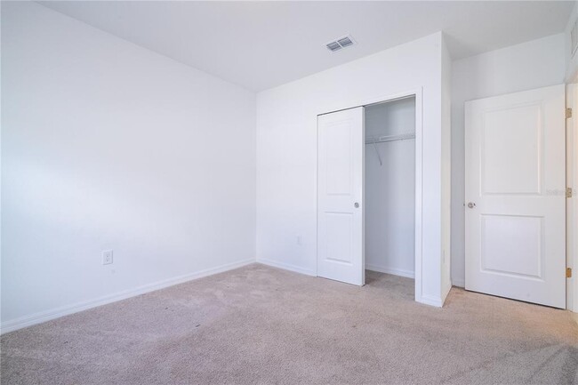Building Photo - 471 Pine Tree Blvd