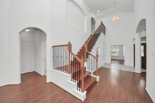 Building Photo - 5014 Parkcanyon Ln