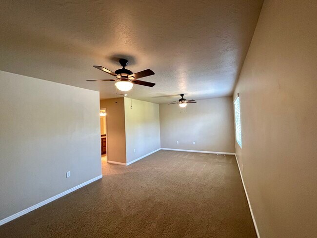 Master Suite - 114 W 3240 N