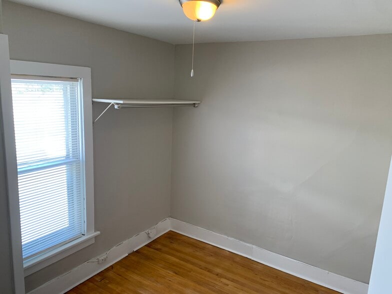 Building Photo - 436 Cross St