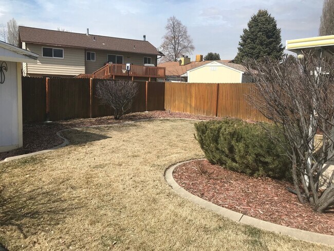 Building Photo - Beautiful Riverdale twin home available for rent