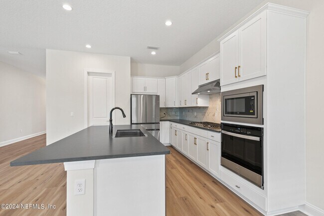 Building Photo - 120 Elm Br Rd