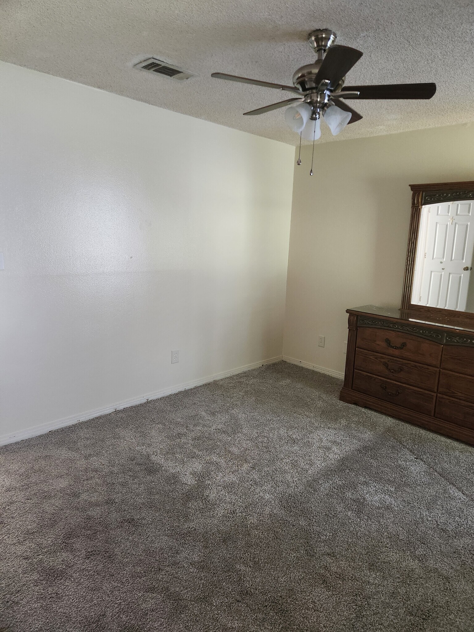 Building Photo - 8190 Stonebrook Dr