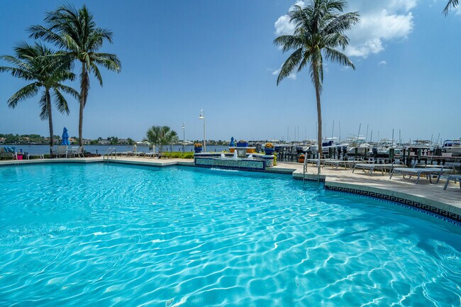 Building Photo - 167 Yacht Club Way