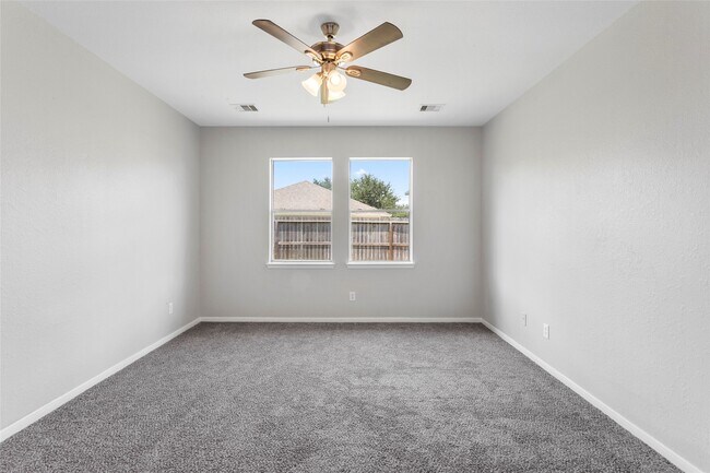 Building Photo - 1198 Stallion Ridge