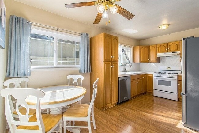 Building Photo - 581 W 29th St