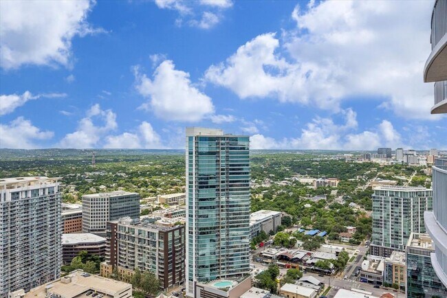 Building Photo - 360 Nueces St