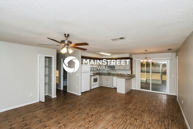 Building Photo - 461 Truvall St SW