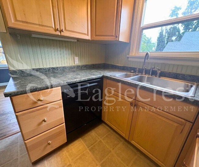Building Photo - 127SW6