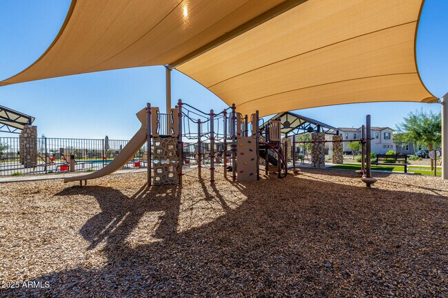 Building Photo - 14633 W Sand Hills Rd