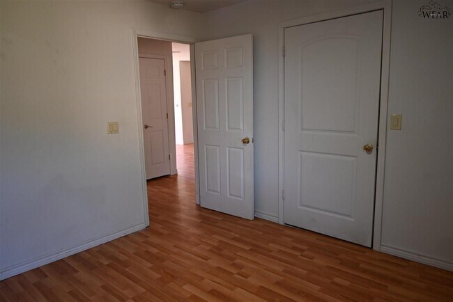 Building Photo - 203 Prairie St