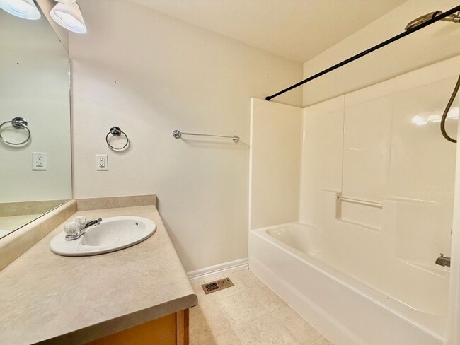 Building Photo - 4608 Garnet Way