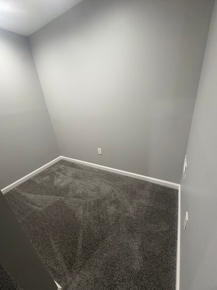 Building Photo - 619 E 29th St