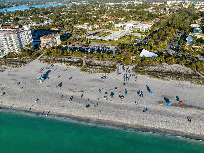 Building Photo - 5852 Ocean Isle Dr