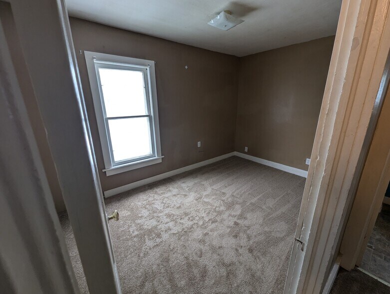 Building Photo - 22 Charlotte Ave