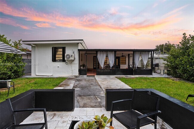 Building Photo - 2788 SW 33rd Ct